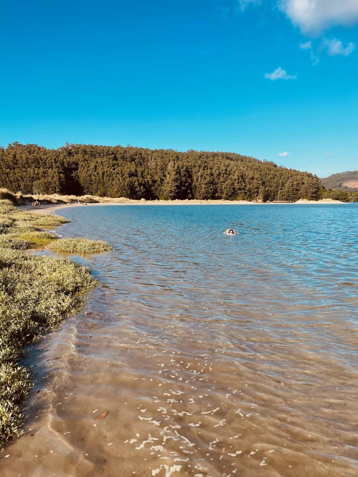 Beachfront Surf & Holiday House, Charming & Quiet Villarrube Eksteriør billede
