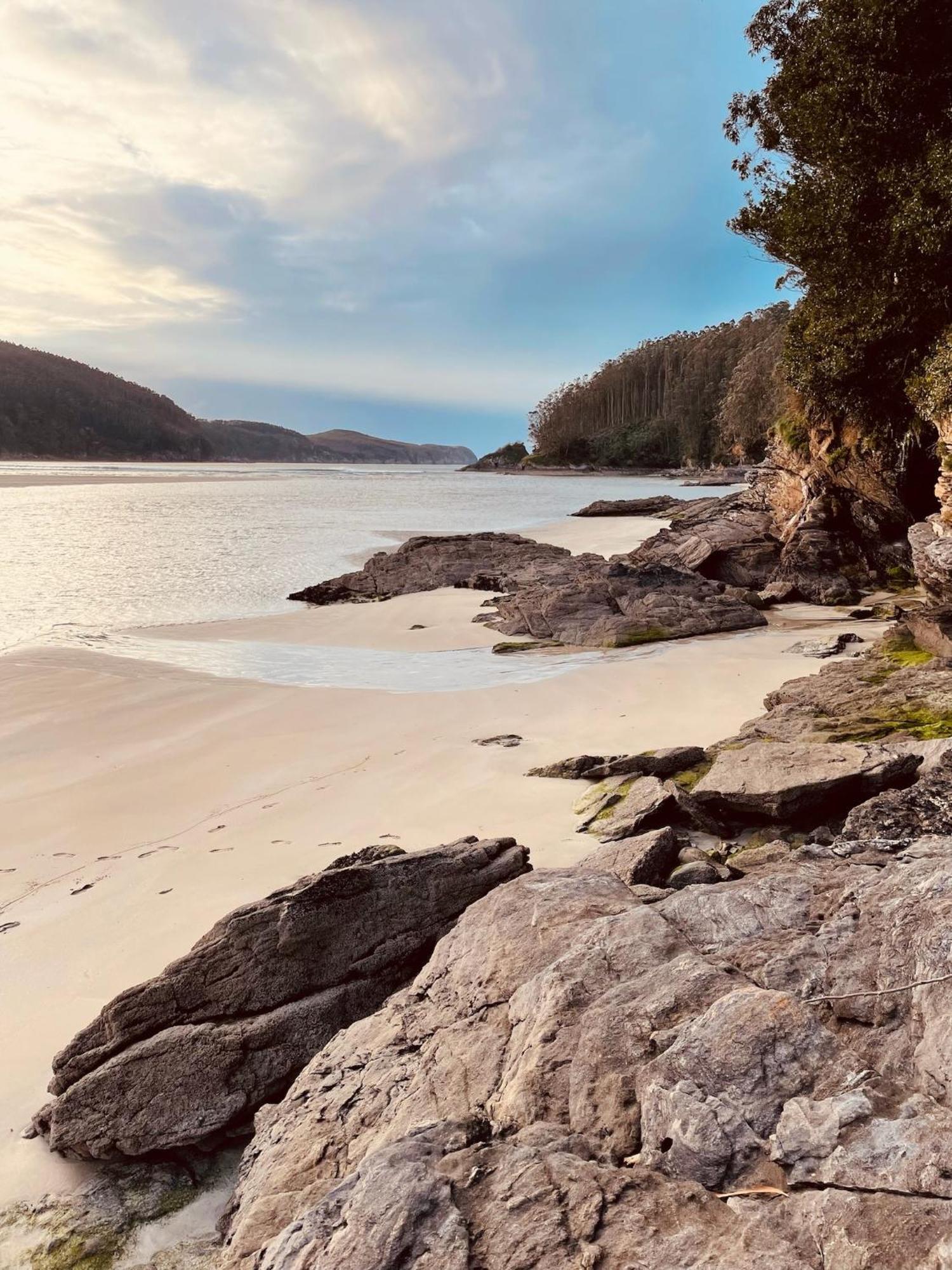 Beachfront Surf & Holiday House, Charming & Quiet Villarrube Eksteriør billede